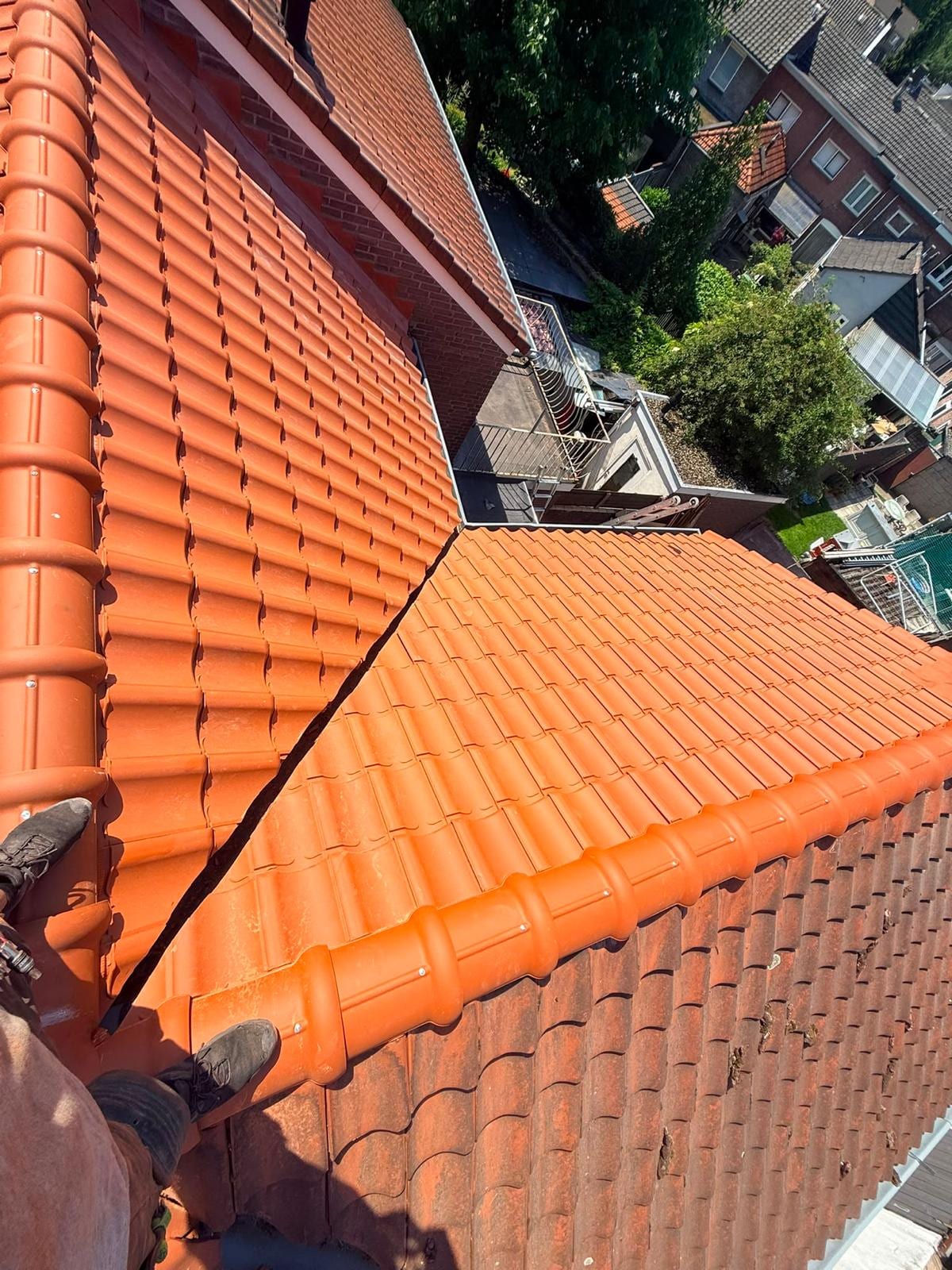 Pannendak rond een dakkapel vernieuwd